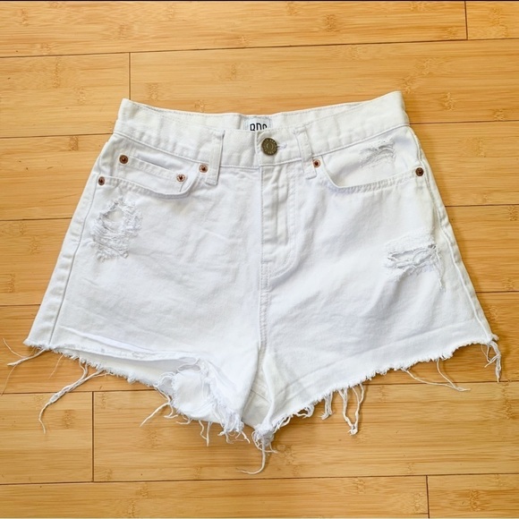 BDG Pants - Urban Outfitters BDG White Pelmet Shorts Raw Edge Distressed Summer Size 26